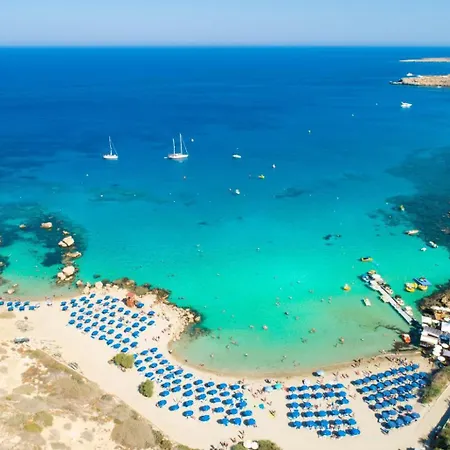 Clara Paralimni